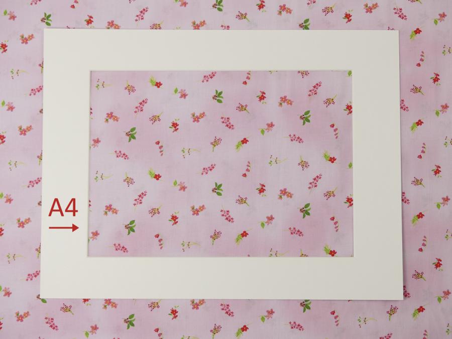 Patchworkstoff aus der Kollektion Flowershop von Clothworks rosa mit kleinen Blumen A4 Ansicht